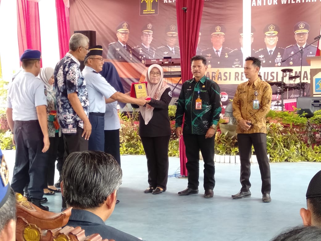 BNNK Tanjung Jabung Timur Menerima Penghargaan Kakanwil Menkumham Propinsi Jambi.