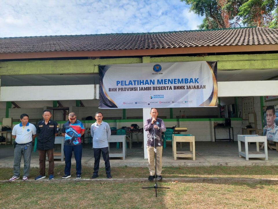 LATIHAN MENEMBAK BERSAMA BNNP JAMBI DAN BNNK JAJARAN